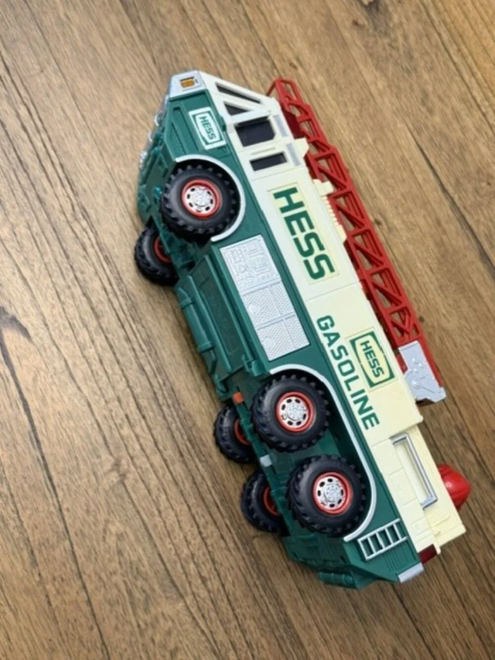 Vintage 1996 HESS Gasoline Firetruck with Extendable Ladder - Collectible Toy